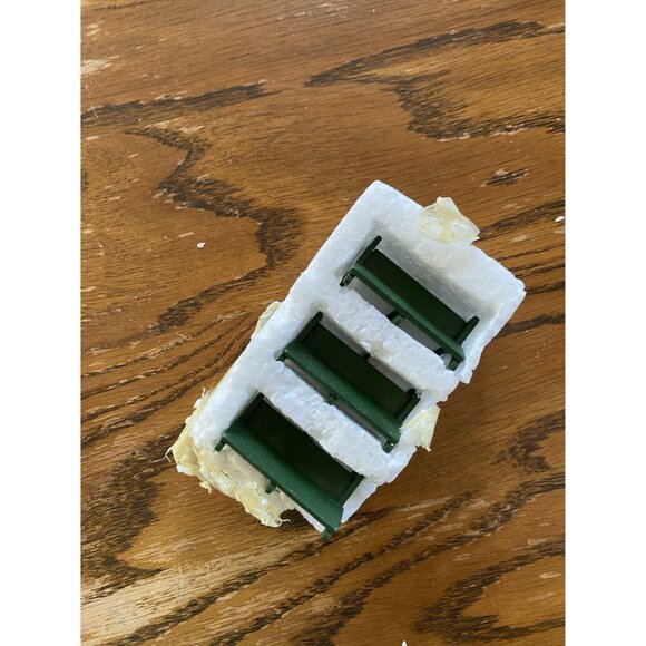 Dept 56 Set Of 3 Miniature Metal Park Benches - Picture 4 of 4